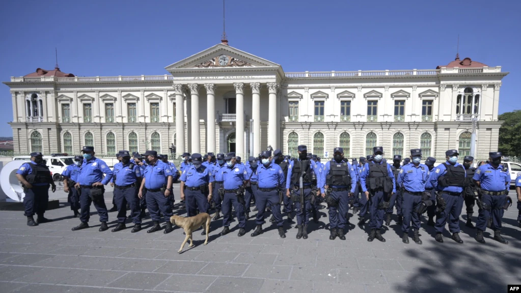 El Salvador Declares State Of Emergency Over Spike In Gang Killings English Version 