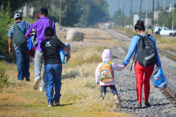 México realiza operativos en frontera con Guatemala para frenar caravanas de migrantes