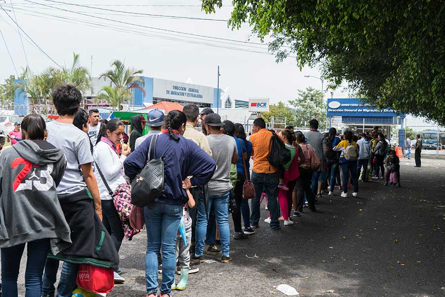 Costa Rica, Panamá y Colombia piden fondos para atender crisis migratoria – Versión en español