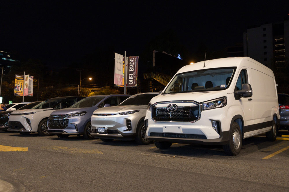 Electron Power inauguró la primera agencia de automóviles Maxus 100% ...