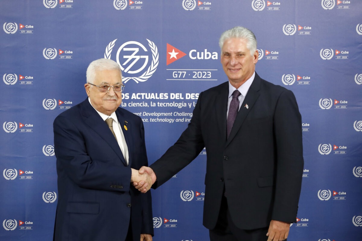 El Presidente cubano Miguel Diaz-Canel con el Presidente de Palestina Foto/Ernesto Mastrascusa