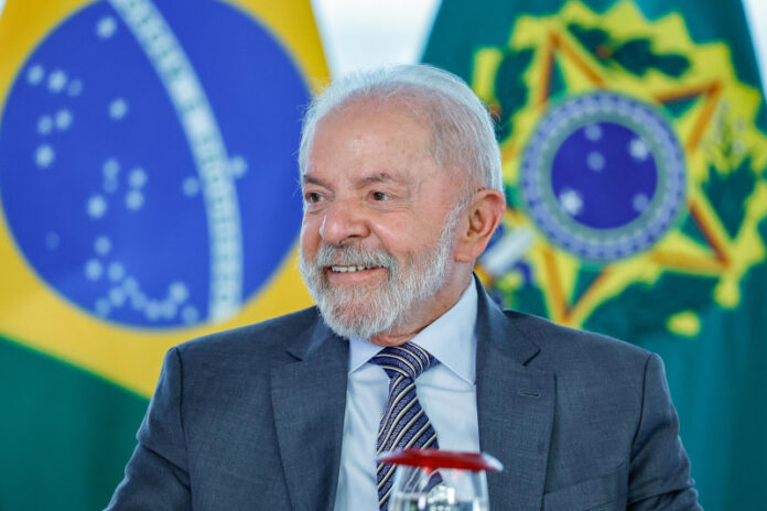 Lula se ofrece