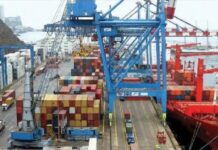 Entran en vigor en EEUU aranceles de 25 % a camiones importados, medida que afecta a México