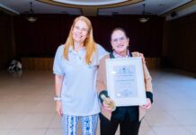 La Pepita Editorial entregó el reconocimiento “Una obra que marca historia” a María Elena Schlesinger por su libro Memorias de un conejo