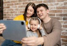 La vida familiar migra al entorno digital en América Latina: 99% ya se comunica en línea