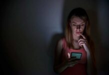 Una de cada 5 mujeres descubre apps de espionaje en su propio celular